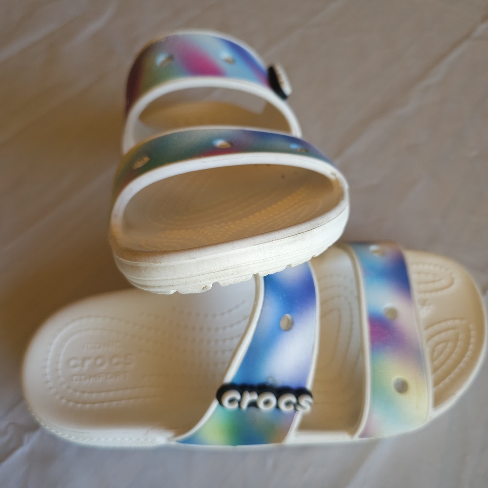 Crocs Classic Unisex Sandals In White Men's Size 4/Women's Size 6